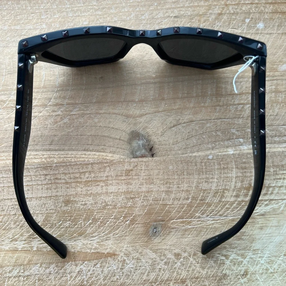 Valentino 53mm Rockstud Cat Eye Sunglasses in Black New - Picture 6 of 12